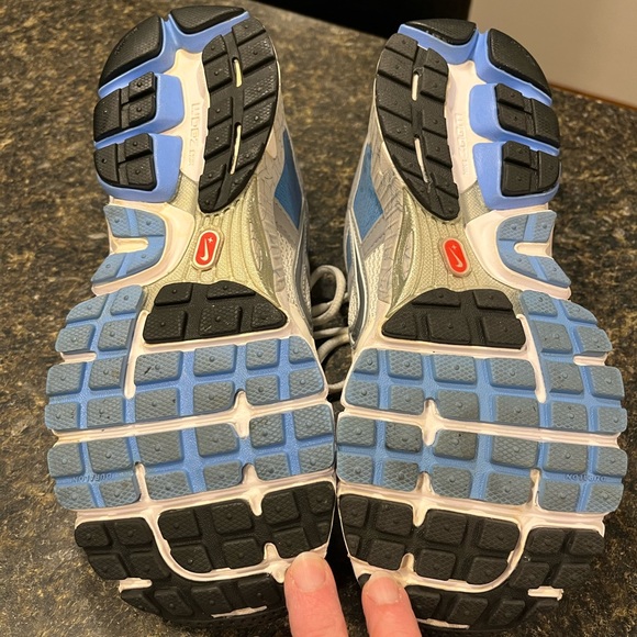 New Women’s Nike Structure 13 Running Shoes White with Blue & Gray Size 6.5 - Picture 5 of 9
